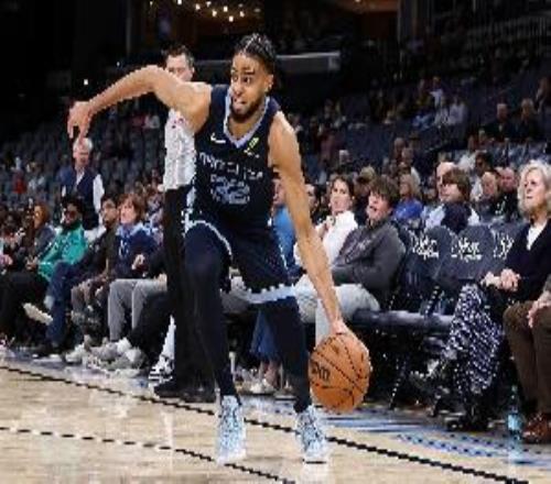 你扛上大旗了呂佩爾首節(jié)苦苦支撐灰熊殘陣拿到全隊最高6分