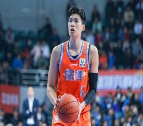 赶快调整状态！邹阳全场没有手感出战34分钟8中2&三分5中1