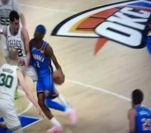 布朗稱SGA造犯規(guī)不是籃球動作！名記批評聯(lián)盟縱容：看得人惡心！