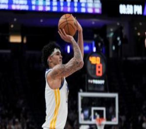 组织前锋桑托斯15中6拿到17分8助仅1失误助攻创生涯新高