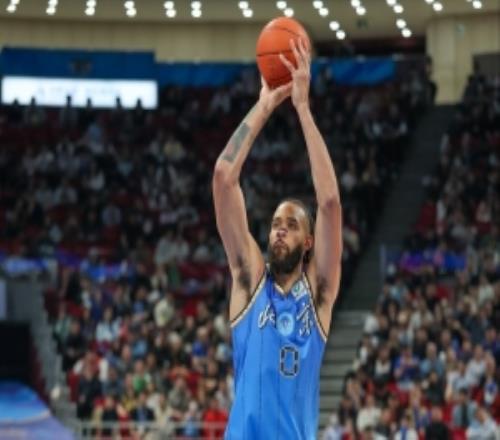 解说：麦基有策应&传球有想法&身体素质依旧在线磨合好是大杀器