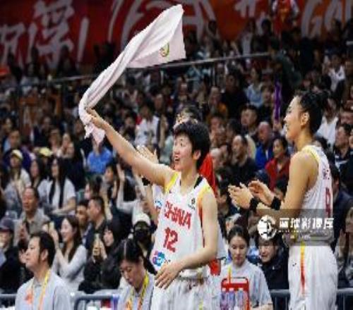 内外开花！陈玉婕9中5贡献14分3板3断三分5中2