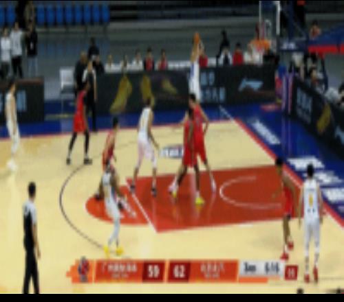 外線開炮！方碩手感火熱獨中3記三分幫助球隊占據(jù)主動