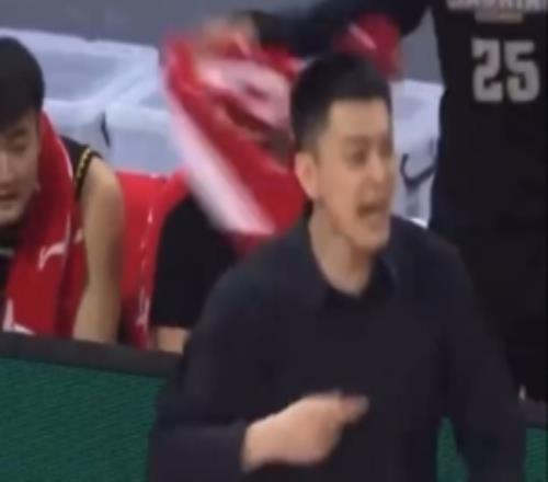 用毛巾抽杨鸣莫兰德：纯粹是误读当时上头了我想念我的兄弟