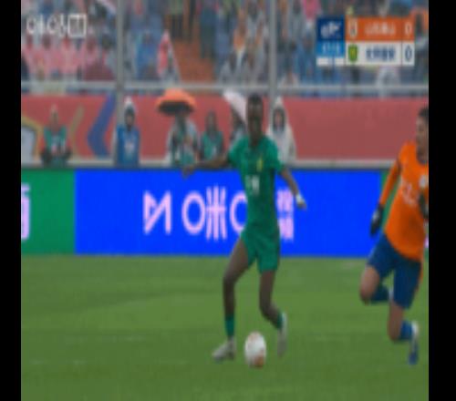 馬德魯加鏟到孔特后者痛苦倒地，隨后雙方疑似發(fā)生沖突鏡頭拉遠