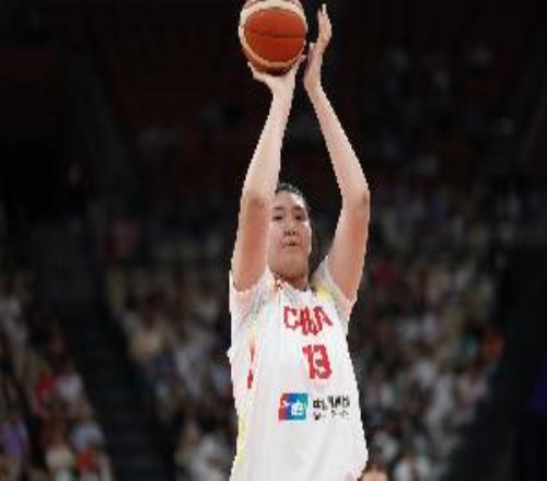 在场上内线就无解！张子宇不到9分钟7中5高效砍下11分5板