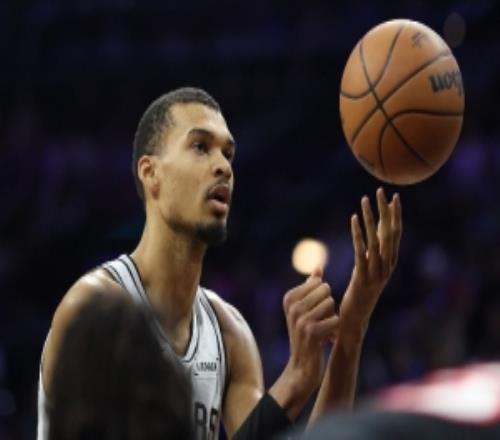 白曼巴：文班亚马是我见过最有影响力的球员他是联盟最佳