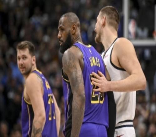 关键卡位战！ESPN明日胜率预测：湖人为49.5%掘金50.5%