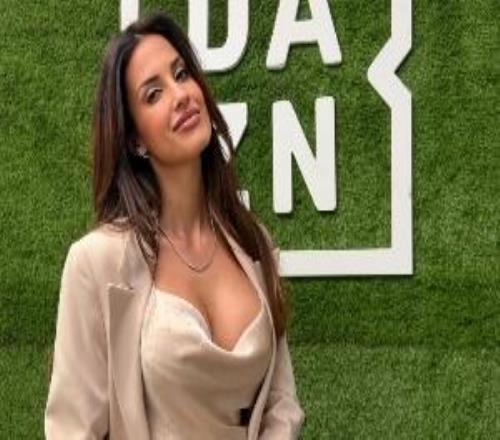 【小吧社交秀】胡梅爾斯女友駕馭不同風(fēng)格瓜帥女兒曬美照