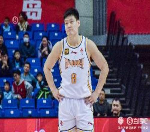 复出就是尽力局！张宁替补7中5砍16分两度进压哨球&末节3+1续命