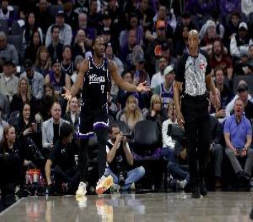 在對手內(nèi)線肆意妄為！雷諾&阿丘瓦合計26中21爆砍48分18板