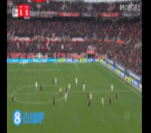 拜仁剩9人應戰！迪亞斯禁區內倒地被判假摔，2黃變1紅被罰下