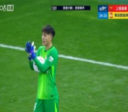 进球无效！莱昂纳多角球乱战破门，李昊抗议犯规，VAR介入取消