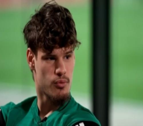 凱爾凱茲：和羅伯遜就傳中聊了很多，他是利物浦傳奇大家很愛(ài)他