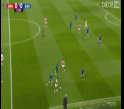 埃澤直塞打穿防線，哈弗茨在對手禁區(qū)內倒地！裁判示意沒有點球