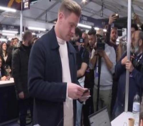 尴尬！特尔施特根抵达巴萨主席投票现场，结果发现自己没有投票权
