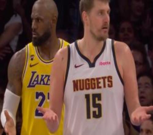 一時瑜亮！約基奇與詹姆斯兩人同時攤手表達對判罰的不滿！