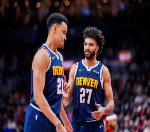 專業(yè)背景板！亞歷山大、東契奇都是迎著斯潘塞瓊斯完成絕殺