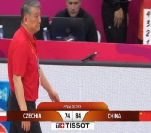 女篮世预赛中国女篮战胜捷克升小组第2王思雨连得9分收比赛