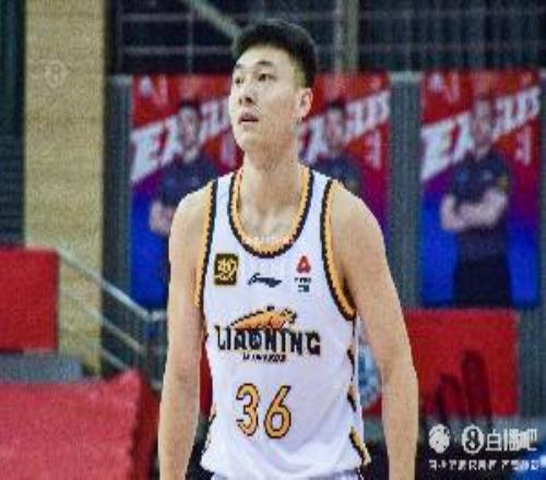 手帝起飞！鄢手骐三分11中5贡献17分4板3助3断正负值+30全场最高