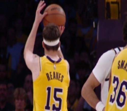 詹姆斯再談里夫斯1+2：這非常困難&罕見因為沒人會練習故意罰丟