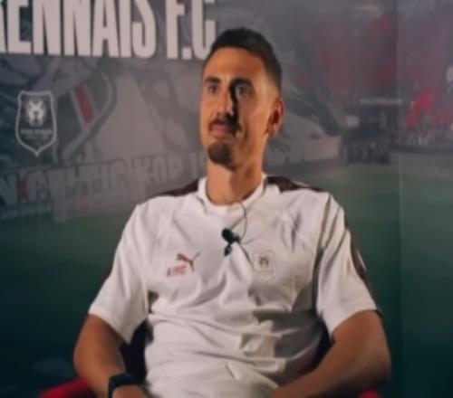 雷恩中場(chǎng)：訓(xùn)練時(shí)站偏30厘米會(huì)被德澤爾比叫停圖多爾要求侵略性