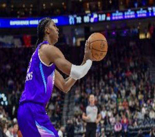 越打越好！科迪威廉姆斯20中12砍生涯新高34分外加7篮板7助攻