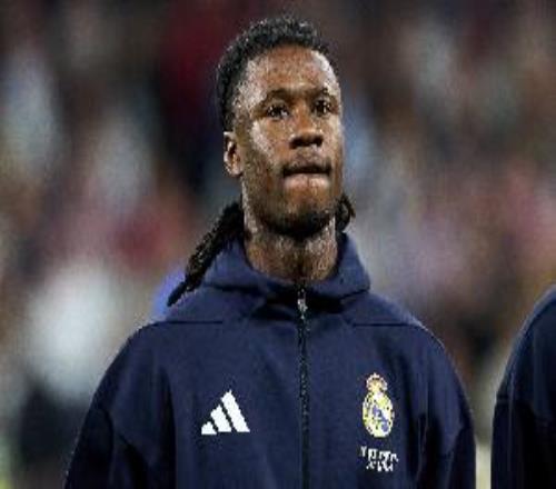 世體：卡馬文加遭到伯納烏球迷零星噓聲，出場(chǎng)次序已落后皮塔奇