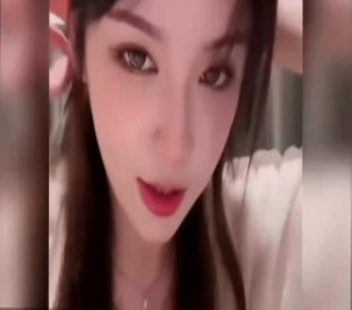 什么姿勢(shì)Rita：我不愛摳腳，我只喜歡露著腳搭在桌子上