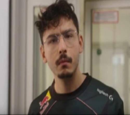 G2分享隊員賽前整活：兄弟們認(rèn)真點，這不是度假