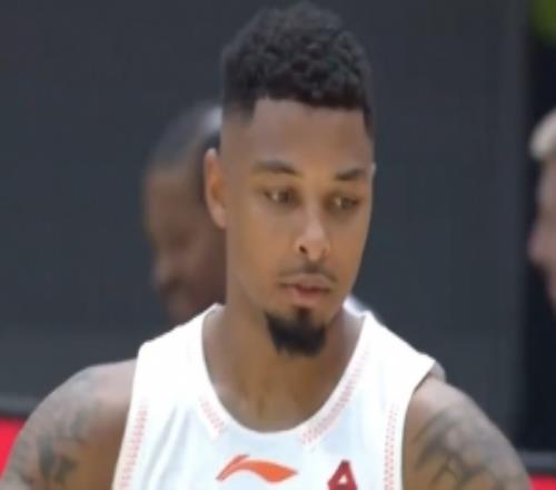 希望沒大事！皮特森最后時刻腳踝受傷全場怒砍42分7板7助