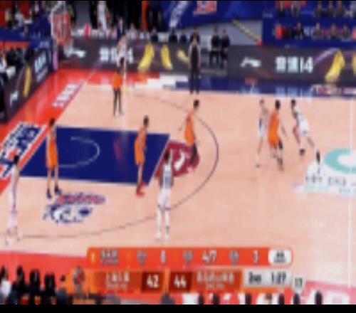 赏心悦目！王哲林送钉板大帽张镇麟快下双臂战斧炸扣扳平比分