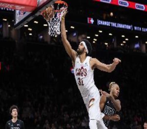 米切爾：阿倫是彌補(bǔ)錯誤的關(guān)鍵一環(huán)我們能防下對手但搶不到板