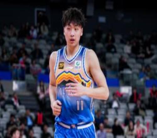 直播吧：齐麟跟腱损伤复发预计还需要一些时间才能重返球场