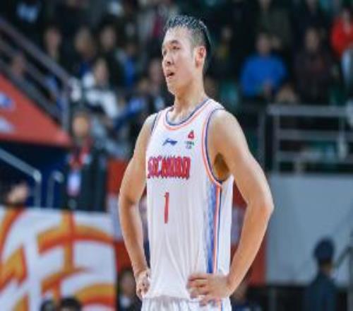 拼尽全力！景菡一几乎打满全场砍两队最高30分外加4助攻2抢断