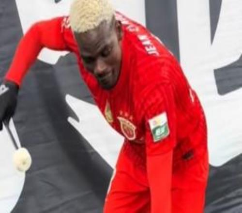 22歲讓克勞德進(jìn)生涯首球！與球迷擂鼓互動：第一次打，還可以吧