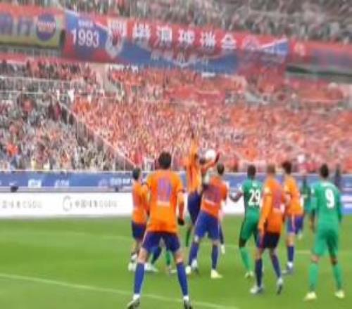 解說曬馬德魯加手球視頻：應(yīng)判點(diǎn)球，但主裁判無反應(yīng)VAR也沒介入