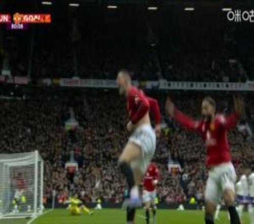 近5輪4球！舍什科替補登場亂戰(zhàn)破門鎖定勝局，曼聯(lián)31領(lǐng)先維拉