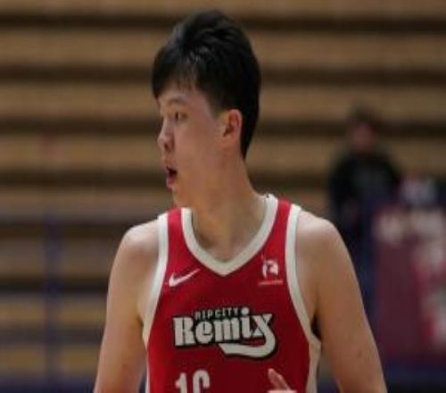 正負(fù)值全場(chǎng)最低！楊瀚森13投13分外加7板2助1斷3帽有5失誤5犯規(guī)