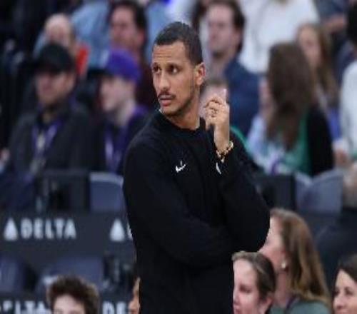 马祖拉谈战太阳：挑战在于球队攻防两端的篮板保护能力