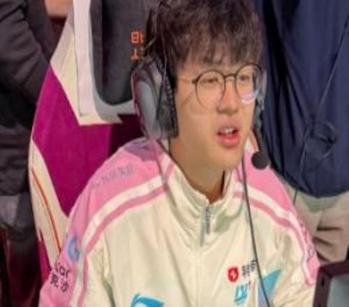 有驚無險(xiǎn)擊敗BFX！Xun賽后更博：下場比賽繼續(xù)沖！