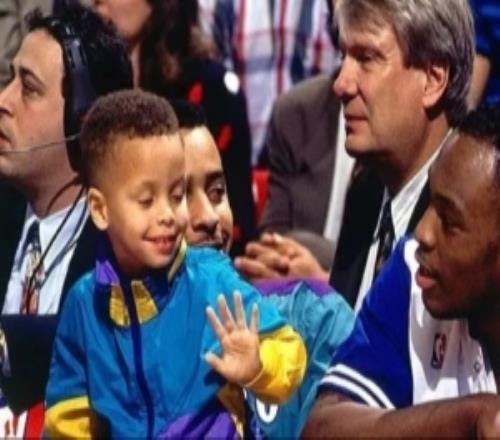 老庫(kù)里：沒(méi)讓斯蒂芬打太多AUU比賽而是讓他在我身邊跟我隊(duì)友學(xué)習(xí)