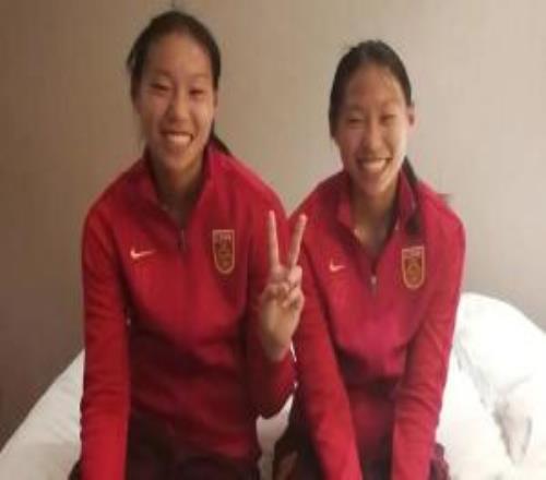 足球報(bào)：邵子欽還有個(gè)雙胞胎姐姐邵子嘉，她司職中后衛(wèi)