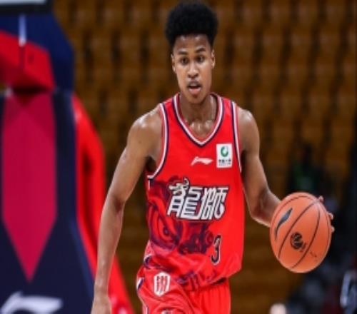 广州队主教练：彰华非平时训练很刻苦我应该给他更多的上场时间