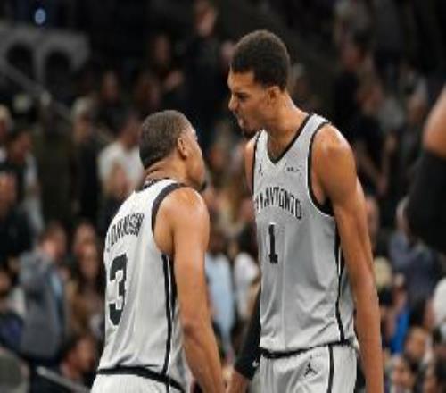 凱爾登約翰遜：文班說(shuō)50勝遠(yuǎn)遠(yuǎn)不夠是對(duì)的我們不能滿足于此