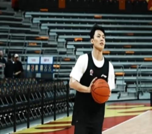 上一場(chǎng)32投5中！廣東男籃官方抖音曬球隊(duì)加練三分視頻