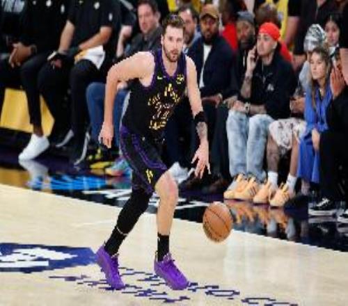 攻得很兇！東契奇半場16中9砍下23分2板3助1斷首節(jié)獨得16分