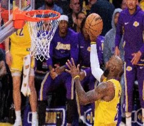 詹姆斯：我们明天有机会查漏补缺希望下场打火箭能表现更好