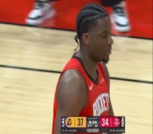 艾頓說話！卡佩拉一搶二拿到前場板再迎著詹姆斯打進2+1！