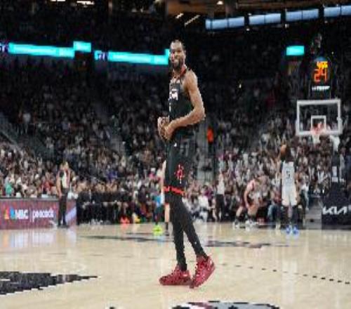 解說：杜蘭特被提前夾擊迫使出球這事已經(jīng)到3月末了還是無頭緒